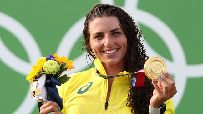 Jessica Fox with her gold medal in Tokyo.