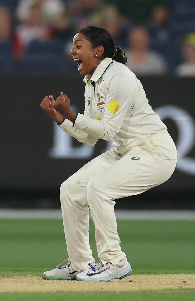 Alana King celebrates her 23rd and final wicket of a famous Ashes win. (Photo by Daniel Pockett/Getty Images)