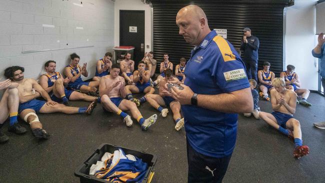 SFL: Cranbourne coach Steve O’Brien addresses his players after an emotional week. Picture: Valeriu Campan