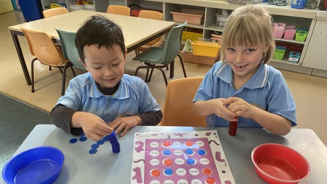 Yamba Public Students Kindergarten learning with 'Counters' and 'Reading Eggs'.