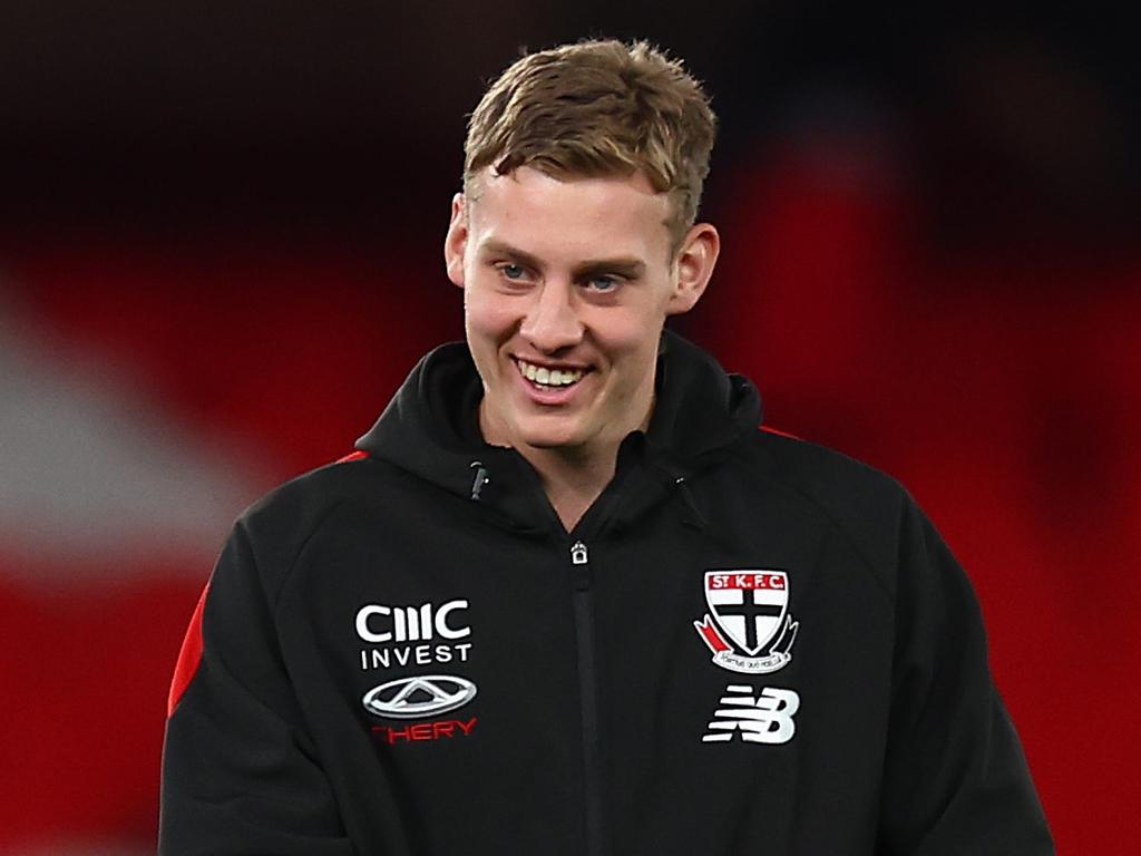 MELBOURNE, AUSTRALIA – JUNE 08: Arie Schoenmaker of the Saints warms up prior to the round 13 AFL match between St Kilda Saints and Gold Coast Suns at Marvel Stadium on June 08, 2024 in Melbourne, Australia. (Photo by Graham Denholm/Getty Images)