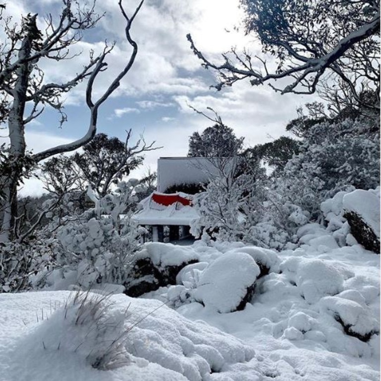 Snow overnight in Tasmania. Picture: @nathan__gore