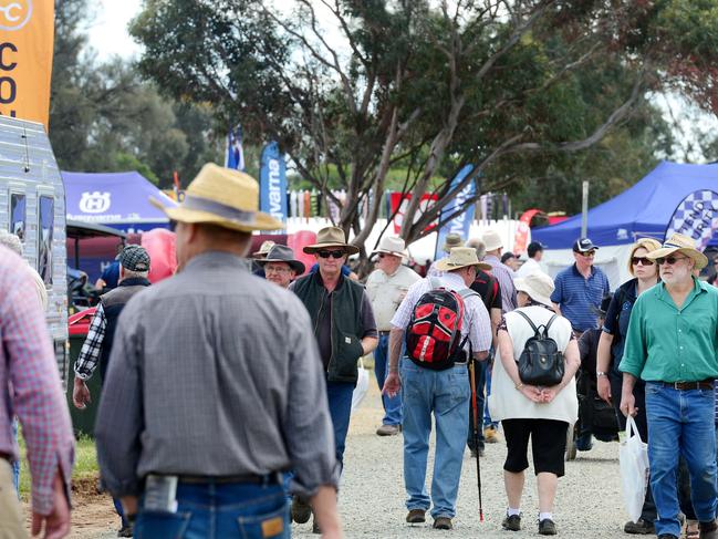 Elmore Field Days 2014 Wednesday Pictured: Crowds at Elmore Field Days 2014 PICTURE: ZOE PHILLIPS