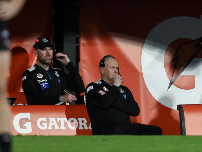 ADELAIDE, AUSTRALIA – SEPTEMBER 05: Ken Hinkley, Senior Coach of the Power during the AFL Second Qualifying Final match between Port Adelaide Power and Geelong Cats at Adelaide Oval, on September 05, 2024, in Adelaide, Australia. (Photo by Mark Brake/Getty Images)