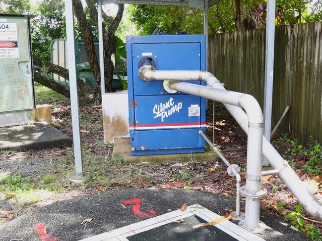 An electric water pump installed at the end of Klarwein Close in Gordonvale. Picture: Peter Carruthers