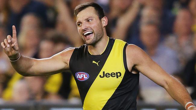 Toby Nankervis carry’s Richmond’s hopes on his shoulders.