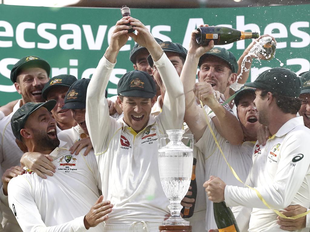 In an alternate reality, Tim Paine could have been lifting up the urn in his hometown. Picture: Ryan Pierse/Getty Images.