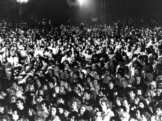 Carols by Candlelight crowds in 1979 Melbourne.