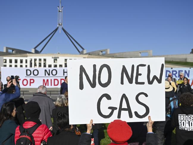 CANBERRA, AUSTRALIA, NewsWire Photos. AUGUST 8, 2023: NT Doctors in Canberra to protest against fossil fuel projects in Darwin and the Beetaloo Basin  at Parliament House in Canberra. Picture: NCA NewsWire / Martin Ollman