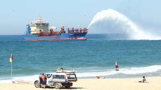 The barge in action. Picture Mike Batterham.