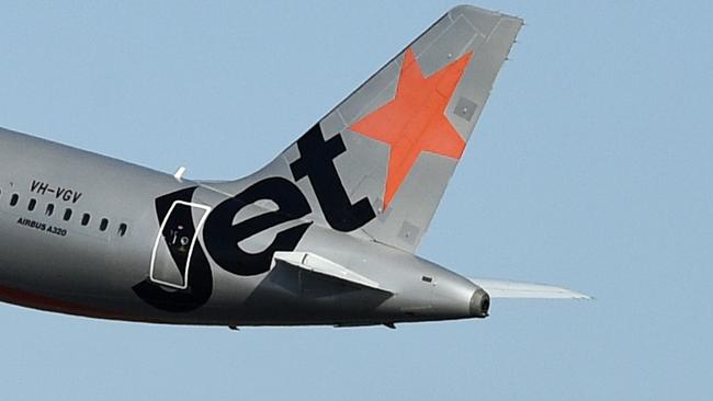 MELBOURNE, AUSTRALIA - NewsWire Photos JULY 07, 2022: A Jetstar plane takes off from Melbourne Airport. Picture: NCA NewsWire / Andrew Henshaw