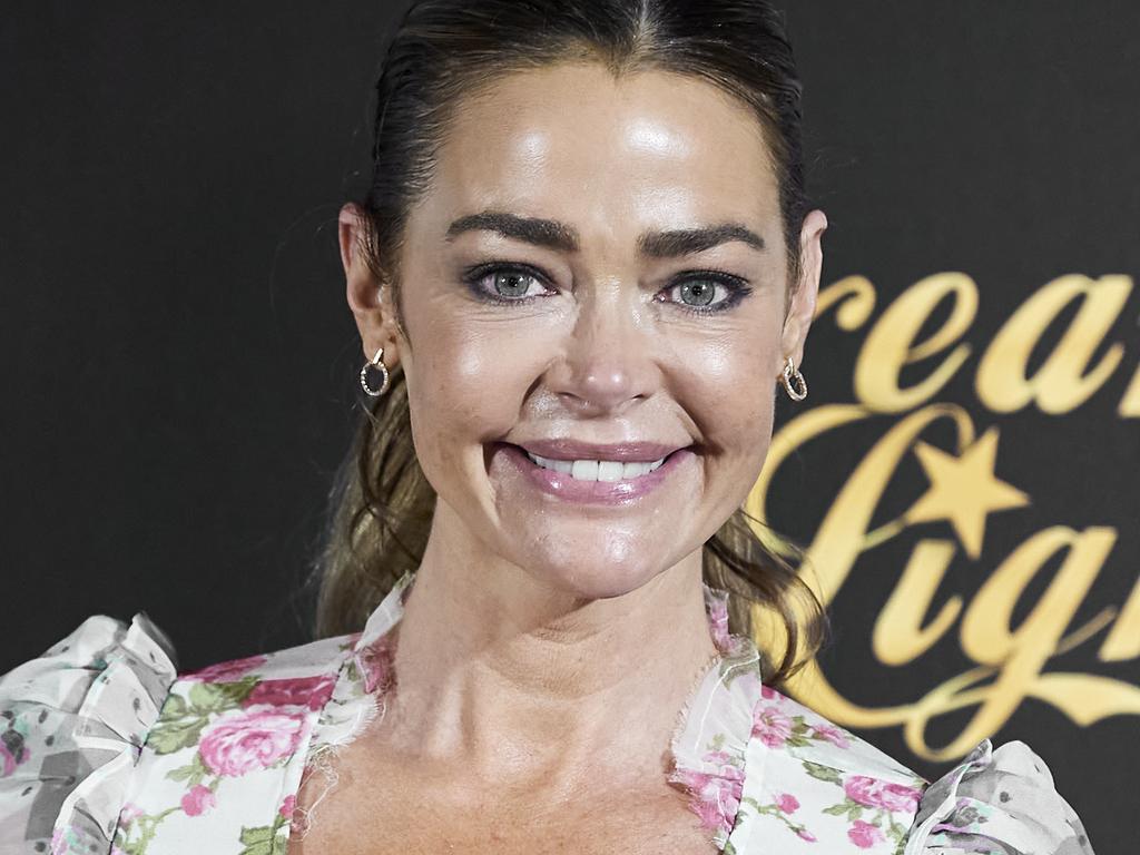 Denise Richards outed herself for not wearing a mask. Picture: Carlos Alvarez/Getty Images