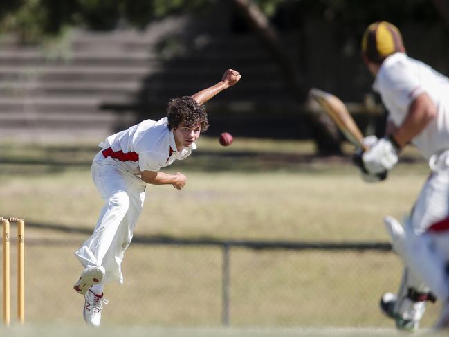 Kane Hawkins, pictured bowling for Mt Martha, has joined Flinders.