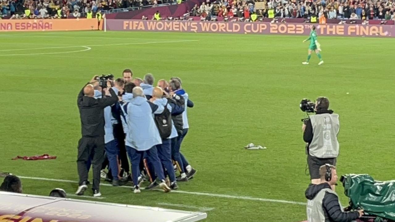 Spain's coaching staff celebrate the 2023 FIFA Women's World Cup win without their players. Photo: Daniel Coppel, Twitter.