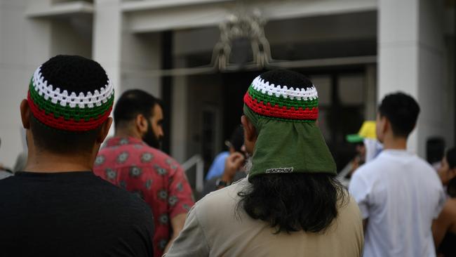 Hundreds of Territorians attended a protest outside of NT parliament on Friday October 27 calling for a ceasefire in the Gaza conflict.