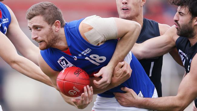 Fletcher Roberts in action for Footscray in the VFL.