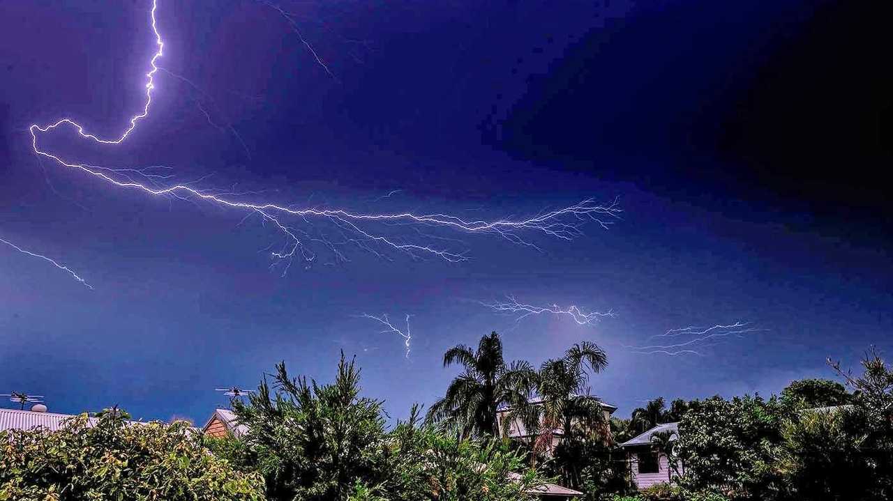 Revealed: 1000 lightning strikes in spectacular Rocky storm | The Courier  Mail