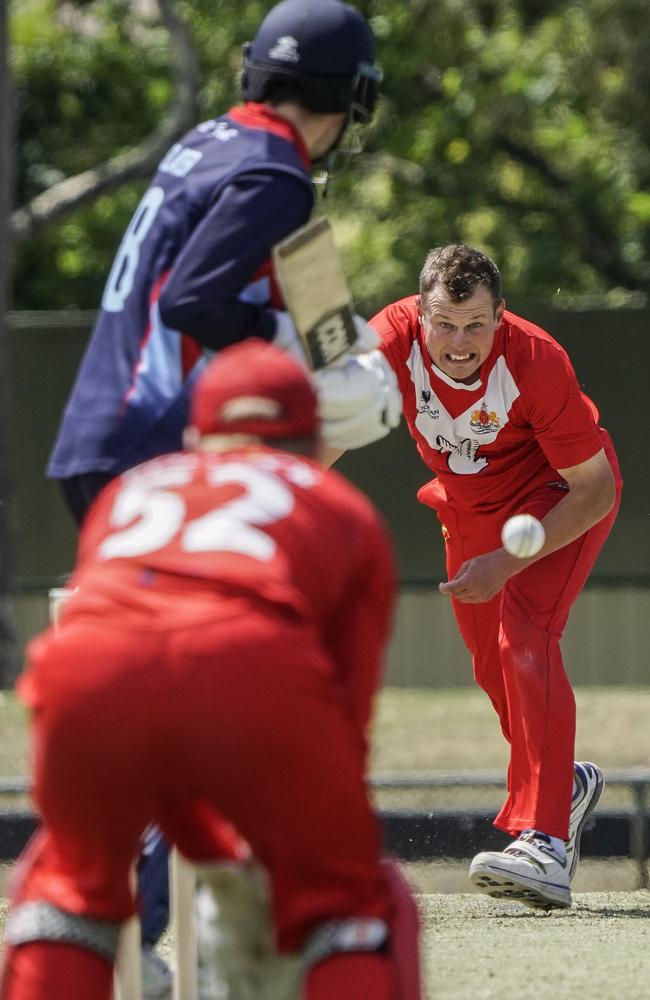 Swans left-arm paceman Jackson Fry lets the white ball fly. Picture: Valeriu Campan