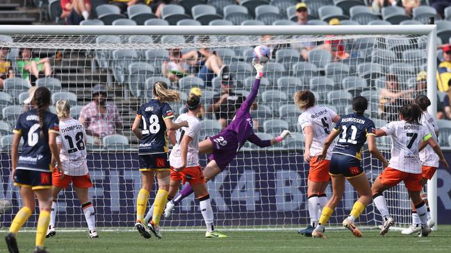 Brisbane goalkeeper Jordan Silkowitz pulled off several spectacular saves to deny the Mariners all three points. Photo by Scott Gardiner/Getty Images