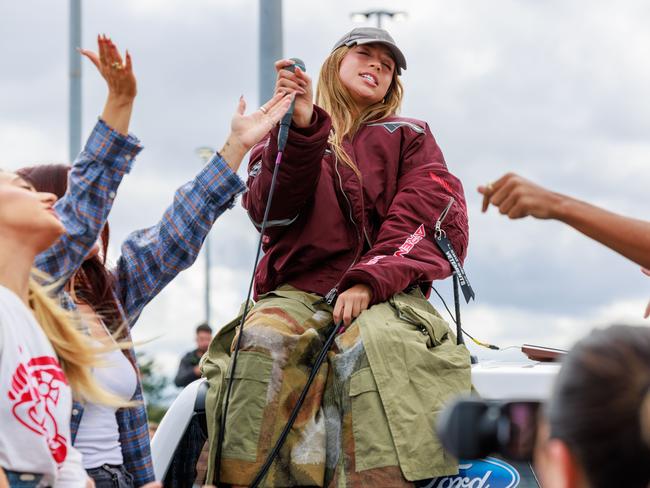 Daily Telegraph. 12, November, 2024.Canadian singer Tate McRae, who appeared on the rooftop carpark today for fans, at the entertainment quarter, Sydney.Picture: Justin Lloyd.