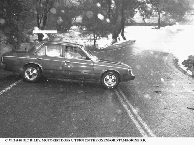 Flooding at Oxenford Tamborine Rd in 1996.