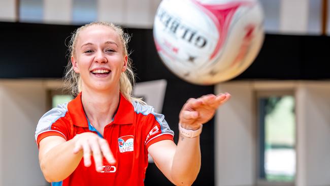 AAP / Hills Shire TimesTayla Fraser poses for a photo at  Netball Central,  Sydney Olympic Park on Tuesday, 21 January 2020. ( AAP IMAGE / MONIQUE HARMER)