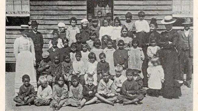 Children at the old Deebing Creek Mission.