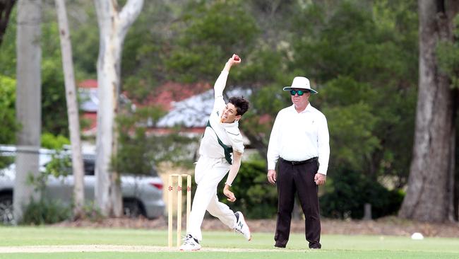 Villanova College’s Baiden Parker delivers the goods. Picture by Richard Gosling