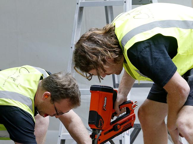 SYDNEY, AUSTRALIA - NewsWire Photos OCTOBER 16 , 2024: Generic Photos of Workers at Work. Carpenters. Picture: NewsWire / John Appleyard