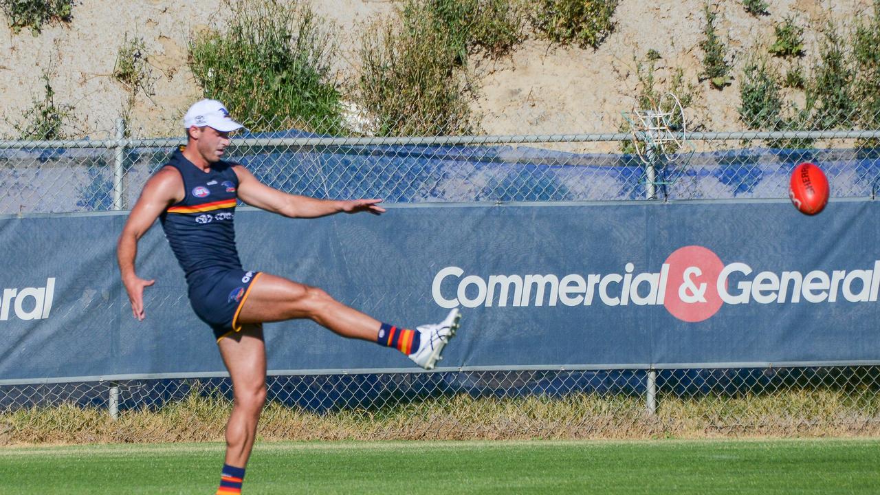 Fremantle Dockers young gun Darcy Tucker cleared of ligament damage to his  knee