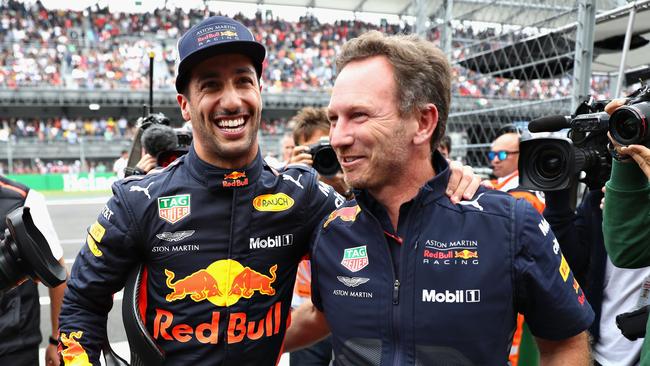 MEXICO CITY, MEXICO – OCTOBER 27: Pole position qualifier Daniel Ricciardo of Australia and Red Bull Racing celebrates with Red Bull Racing Team Principal Christian Horner in parc ferme during qualifying for the Formula One Grand Prix of Mexico at Autodromo Hermanos Rodriguez on October 27, 2018 in Mexico City, Mexico. Mark Thompson/Getty Images/AFP == FOR NEWSPAPERS, INTERNET, TELCOS &amp; TELEVISION USE ONLY ==