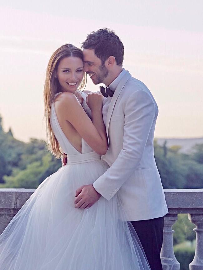 Ricki-Lee Coulter and husband Richard Harrison on their wedding day in 2015.