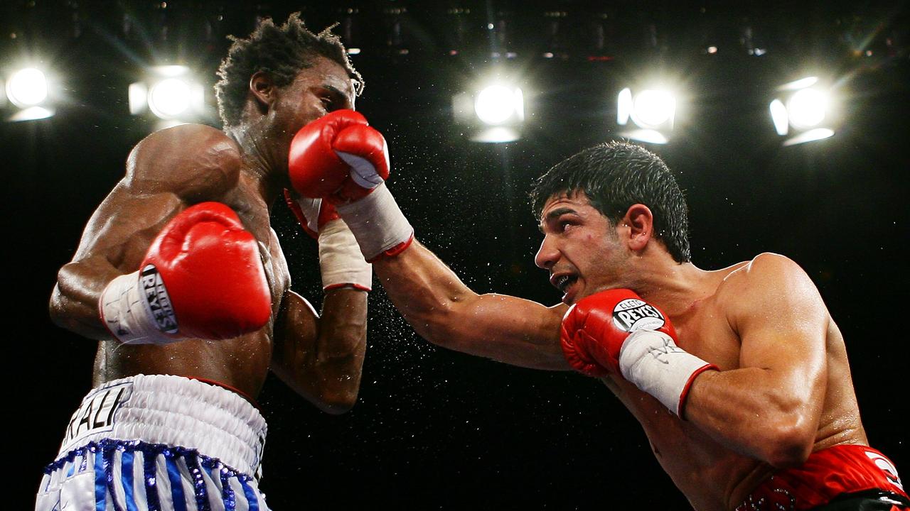 Billy Dib (right) had to navigate a major height difference when he fought Zolani Marali in 2008. (Photo by Matt King/Getty Images)