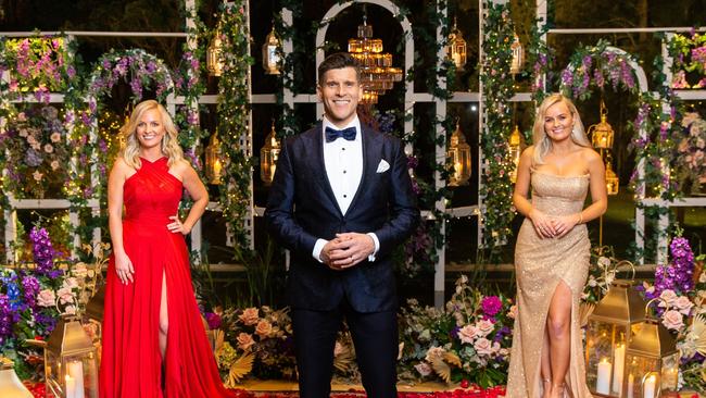 The Bachelorette host Osher Günsberg with Elly and Becky Miles for SMARTdaily.