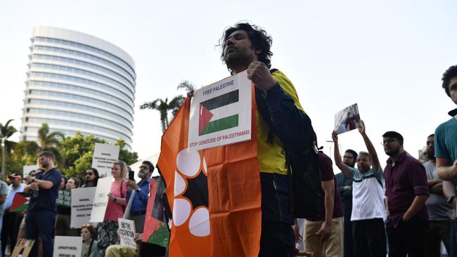 Hundreds of Territorians attended a protest outside of NT parliament on Friday October 27 calling for a ceasefire in the Gaza conflict.