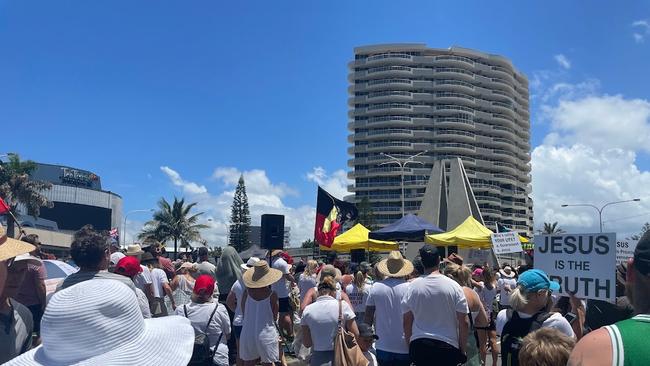 School teachers are among thousands to attend another anti-mandate rally at the Queensland-NSW border ahead of the state’s border reopening on Monda