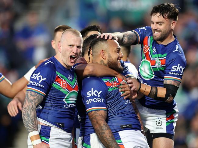 AUCKLAND, NEW ZEALAND - SEPTEMBER 16: Addin Fonua-Blake scores a try during the NRL Semi Final match between the New Zealand Warriors and Newcastle Knights at Go Media Stadium Mt Smart on September 16, 2023 in Auckland, New Zealand. (Photo by Fiona Goodall/Getty Images)