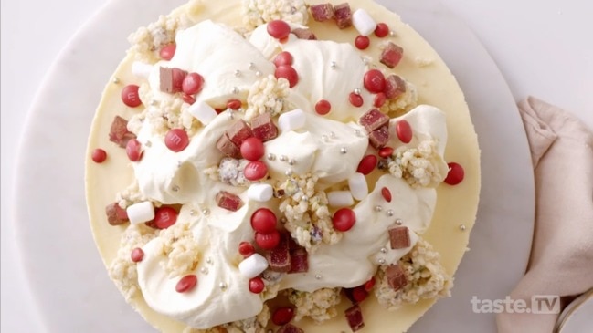 White Christmas cheesecake