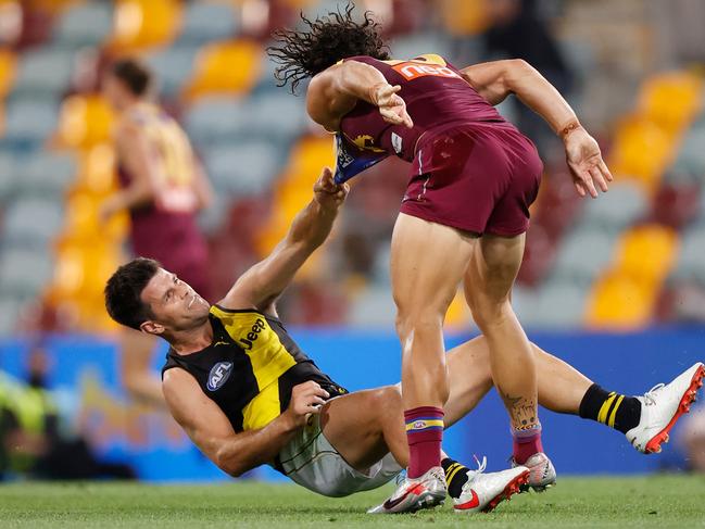 Trent Cotchin goes toe-to-toe with Lions youngster Cam Rayner in last season’s qualifying final – which Brisbane won. Picture: Michael Willson/AFL Photos via Getty Images