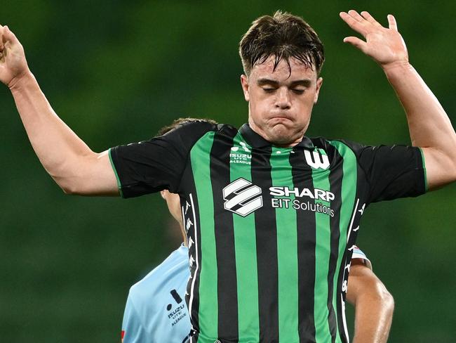 MELBOURNE, AUSTRALIA - MAY 16: Dylan Leonard of Western United controls the ball during the A-League Men Semi Final match between Western United and Melbourne City at AAMI Park, on May 16, 2025, in Melbourne, Australia. (Photo by Quinn Rooney/Getty Images)