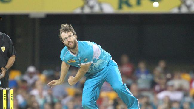 Daniel Vettori in action for the Heat in 2013. Picture: Steve Pohlner