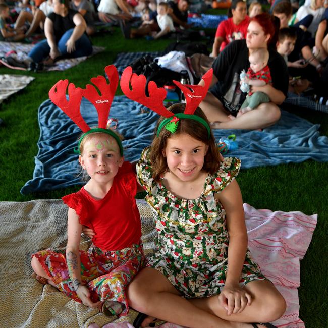 Carols by Candlelight at Riverway 2022. Cousins Everly Johnson, 7, and Emilee-Jada Irreland, 13. Picture: Evan Morgan