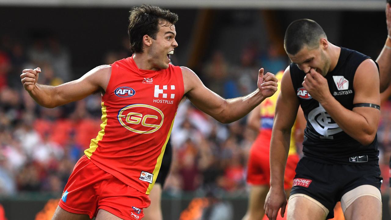 AFL 2019: Gold Coast Suns vs Carlton, Jack Bowes winning goal, left ...