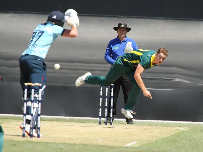 Cricket, Australia XI team playing England Lions in a one-day match at Metricon Stadium. Mitchell Perry. Pic Mike Batterham