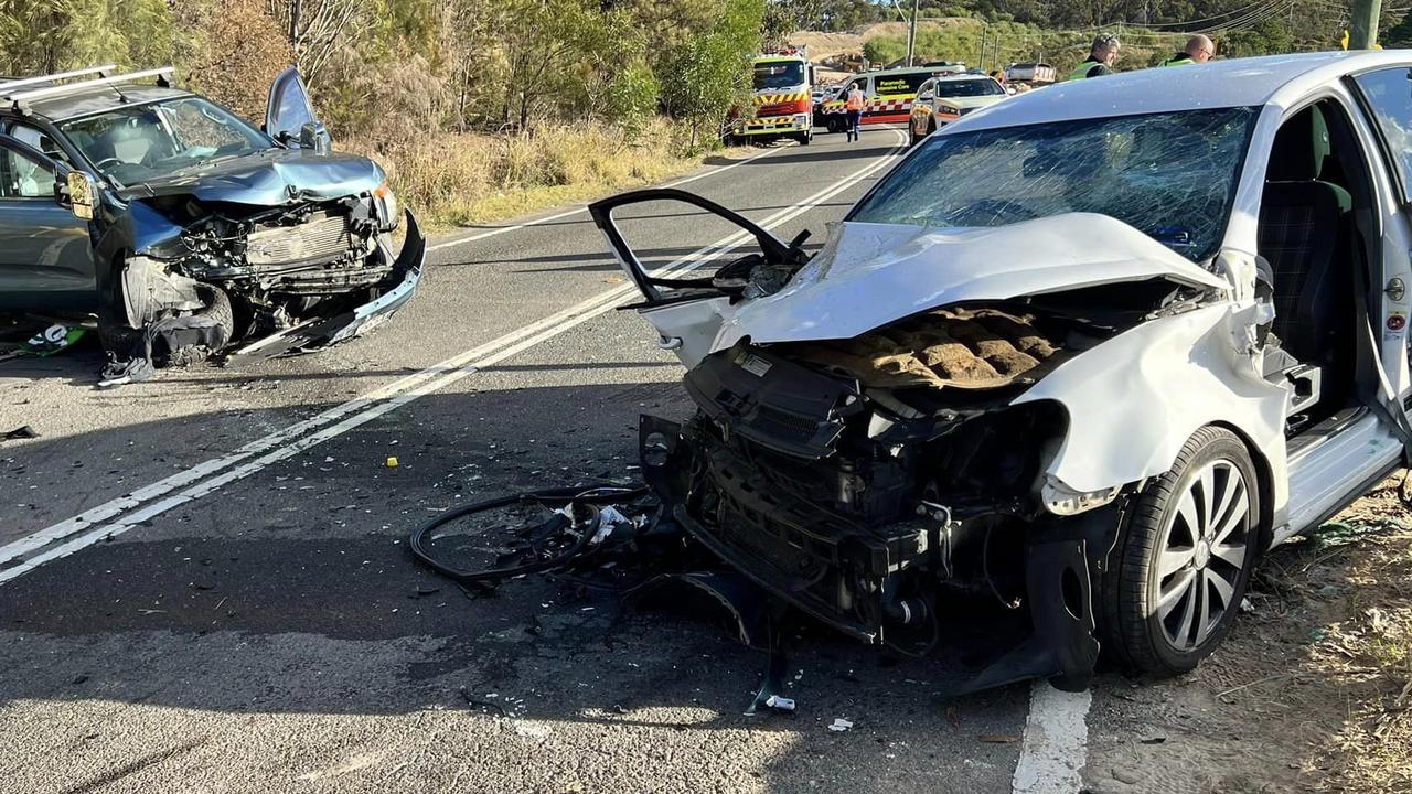 Mona Vale Rd, Ingleside, head on crash probe | Daily Telegraph