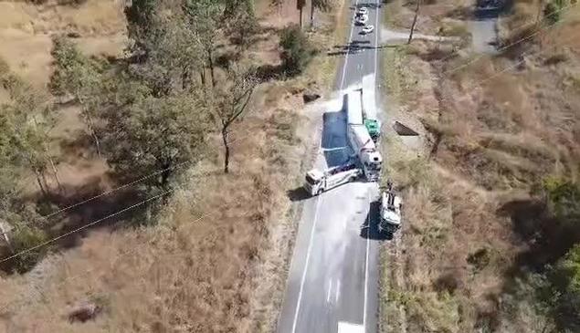 Drone footage of a multi-vehicle crash on the Bruce Highway