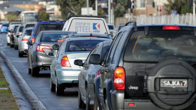 Commuting distances and congestion will worsen with population growth, a new report has warned. Picture: Andrew Henshaw