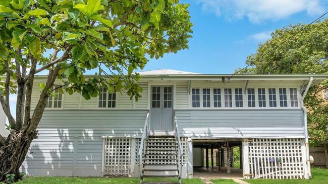 231 Esplanade, which has plans for three storey apartments in place, sold for $2.87m. Picture: Supplied