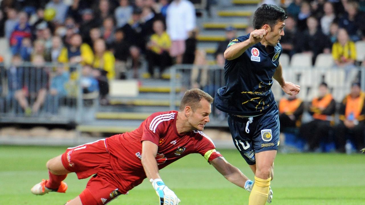 Central Coast Mariners sign former Liverpool and Spain star Luis Garcia, Central Coast Mariners