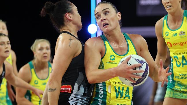 AUCKLAND, NEW ZEALAND - OCTOBER 23: Liz Watson of Australia  looks to pass (C) during game four of the 2023 Constellation Cup series between New Zealand Silver Ferns and Australia Diamonds at Spark Arena on October 23, 2023 in Auckland, New Zealand. (Photo by Fiona Goodall/Getty Images)